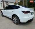 Белый Тесла Model Y, объемом двигателя 0 л и пробегом 46 тыс. км за 30000 $, фото 1 на Automoto.ua