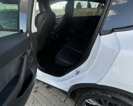 Тесла Model Y 2024 у Жовкві на Automoto.ua Білий Тесла Model Y, об'ємом двигуна 0 л та пробігом 30 тис. км за 33000 $, фото 27 на Automoto.ua