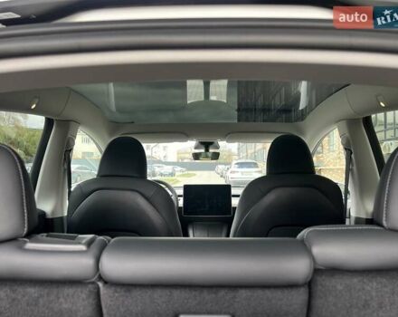 Белый Тесла Model Y, объемом двигателя 0 л и пробегом 2 тыс. км за 34500 $, фото 43 на Automoto.ua