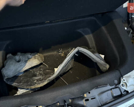 Білий Тесла Model Y, об'ємом двигуна 0 л та пробігом 96 тис. км за 19900 $, фото 24 на Automoto.ua