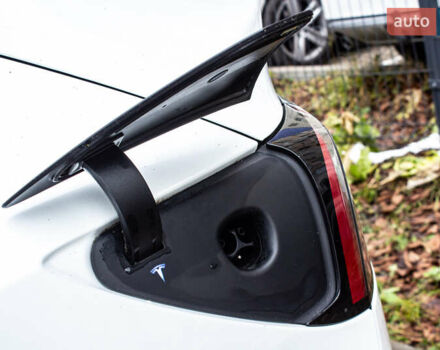 Білий Тесла Model Y, об'ємом двигуна 0 л та пробігом 11 тис. км за 30000 $, фото 26 на Automoto.ua