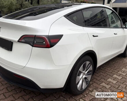 Белый Тесла Model Y, объемом двигателя 0 л и пробегом 0 тыс. км за 38750 $, фото 4 на Automoto.ua