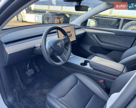 Білий Тесла Model Y, об'ємом двигуна 0 л та пробігом 47 тис. км за 23700 $, фото 7 на Automoto.ua