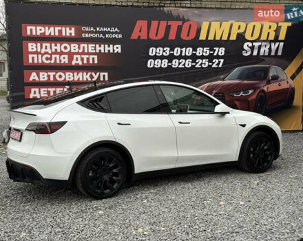 Белый Тесла Model Y, объемом двигателя 0 л и пробегом 23 тыс. км за 26500 $, фото 38 на Automoto.ua