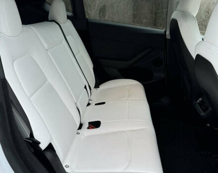 Белый Тесла Model Y, объемом двигателя 0 л и пробегом 23 тыс. км за 34000 $, фото 17 на Automoto.ua
