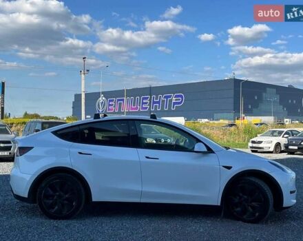 Белый Тесла Model Y, объемом двигателя 0 л и пробегом 34 тыс. км за 31440 $, фото 11 на Automoto.ua