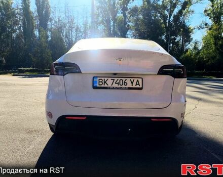 Белый Тесла Model Y, объемом двигателя 0 л и пробегом 19 тыс. км за 24000 $, фото 3 на Automoto.ua