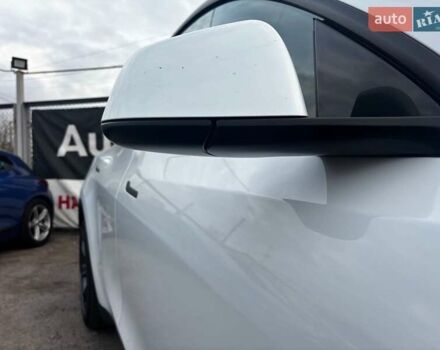 Белый Тесла Model Y, объемом двигателя 0 л и пробегом 25 тыс. км за 33290 $, фото 9 на Automoto.ua
