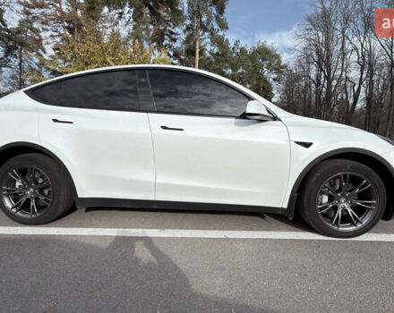 Белый Тесла Model Y, объемом двигателя 0 л и пробегом 18 тыс. км за 29000 $, фото 5 на Automoto.ua