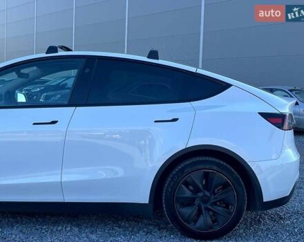 Белый Тесла Model Y, объемом двигателя 0 л и пробегом 34 тыс. км за 30890 $, фото 6 на Automoto.ua