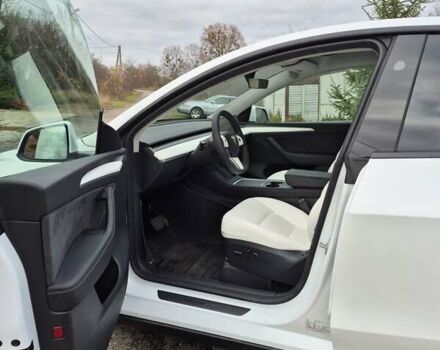 Білий Тесла Model Y, об'ємом двигуна 0 л та пробігом 8 тис. км за 30500 $, фото 9 на Automoto.ua