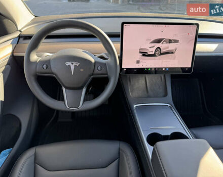 Белый Тесла Model Y, объемом двигателя 0 л и пробегом 26 тыс. км за 29900 $, фото 48 на Automoto.ua