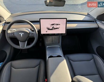 Белый Тесла Model Y, объемом двигателя 0 л и пробегом 26 тыс. км за 29900 $, фото 53 на Automoto.ua