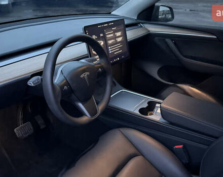 Білий Тесла Model Y, об'ємом двигуна 0 л та пробігом 96 тис. км за 19900 $, фото 15 на Automoto.ua