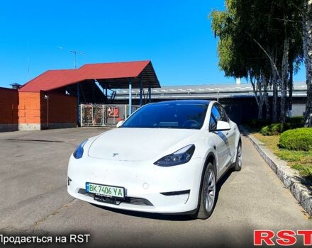 Белый Тесла Model Y, объемом двигателя 0 л и пробегом 19 тыс. км за 24000 $, фото 7 на Automoto.ua