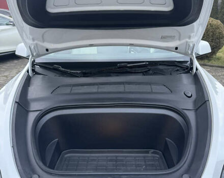 Білий Тесла Model Y, об'ємом двигуна 0 л та пробігом 8 тис. км за 34500 $, фото 19 на Automoto.ua