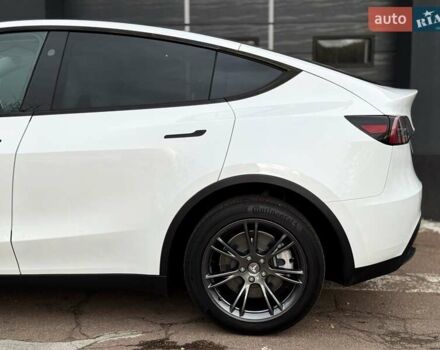 Белый Тесла Model Y, объемом двигателя 0 л и пробегом 6 тыс. км за 36500 $, фото 6 на Automoto.ua