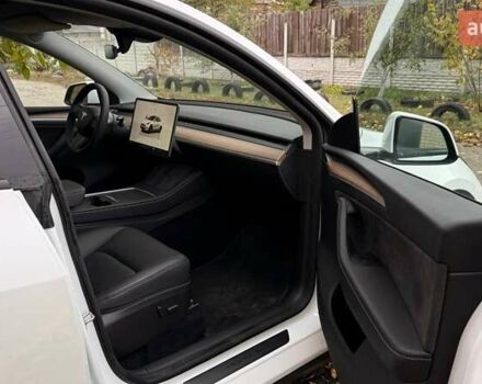 Белый Тесла Model Y, объемом двигателя 0 л и пробегом 20 тыс. км за 31500 $, фото 8 на Automoto.ua