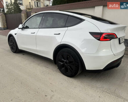 Білий Тесла Model Y, об'ємом двигуна 0 л та пробігом 10 тис. км за 31300 $, фото 3 на Automoto.ua