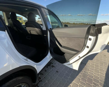 Тесла Model Y 2024 у Жовкві на Automoto.ua Білий Тесла Model Y, об'ємом двигуна 0 л та пробігом 30 тис. км за 33000 $, фото 24 на Automoto.ua