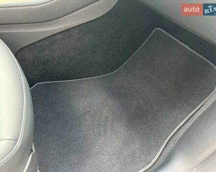 Белый Тесла Model Y, объемом двигателя 0 л и пробегом 2 тыс. км за 34500 $, фото 17 на Automoto.ua