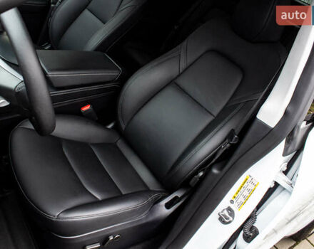 Білий Тесла Model Y, об'ємом двигуна 0 л та пробігом 11 тис. км за 30000 $, фото 38 на Automoto.ua