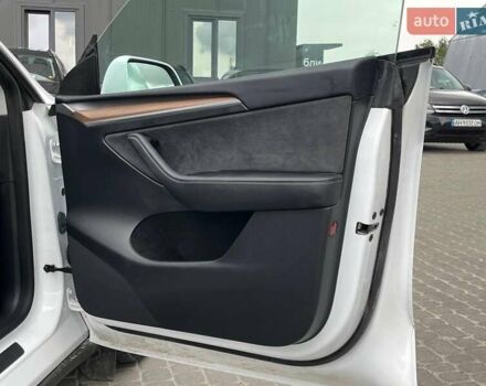 Белый Тесла Model Y, объемом двигателя 0 л и пробегом 33 тыс. км за 32300 $, фото 13 на Automoto.ua