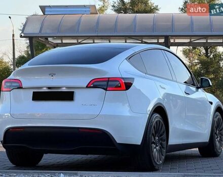 Белый Тесла Model Y, объемом двигателя 0 л и пробегом 23 тыс. км за 29999 $, фото 10 на Automoto.ua