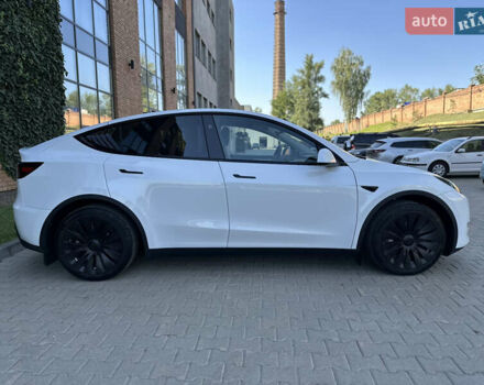 Белый Тесла Model Y, объемом двигателя 0 л и пробегом 5 тыс. км за 27900 $, фото 5 на Automoto.ua