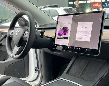Белый Тесла Model Y, объемом двигателя 0 л и пробегом 33 тыс. км за 32300 $, фото 14 на Automoto.ua