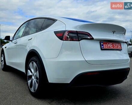 Белый Тесла Model Y, объемом двигателя 0 л и пробегом 12 тыс. км за 30500 $, фото 4 на Automoto.ua