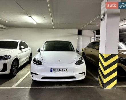 Белый Тесла Model Y, объемом двигателя 0 л и пробегом 3 тыс. км за 34498 $, фото 36 на Automoto.ua