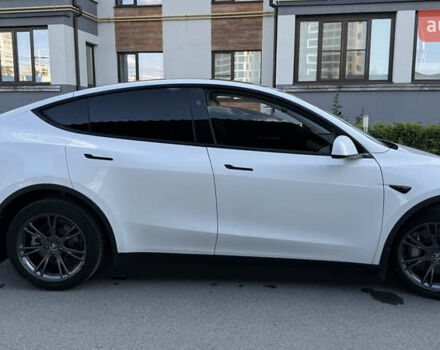Белый Тесла Model Y, объемом двигателя 0 л и пробегом 10 тыс. км за 29500 $, фото 2 на Automoto.ua