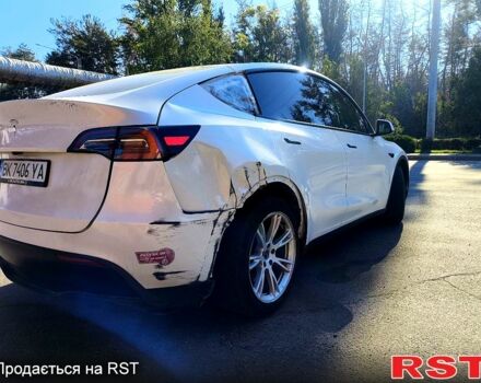 Белый Тесла Model Y, объемом двигателя 0 л и пробегом 19 тыс. км за 24000 $, фото 2 на Automoto.ua