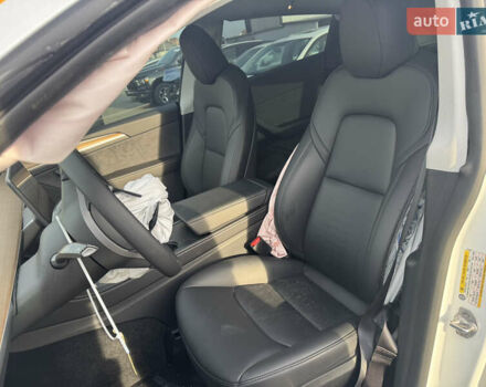 Белый Тесла Model Y, объемом двигателя 0 л и пробегом 5 тыс. км за 17800 $, фото 20 на Automoto.ua