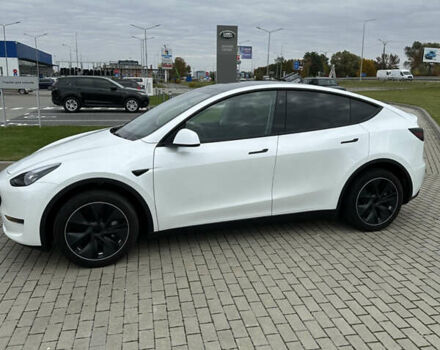 Белый Тесла Model Y, объемом двигателя 0 л и пробегом 6 тыс. км за 27000 $, фото 7 на Automoto.ua