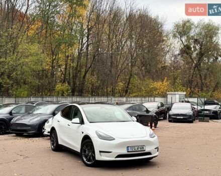 Белый Тесла Model Y, объемом двигателя 0 л и пробегом 6 тыс. км за 36500 $, фото 1 на Automoto.ua