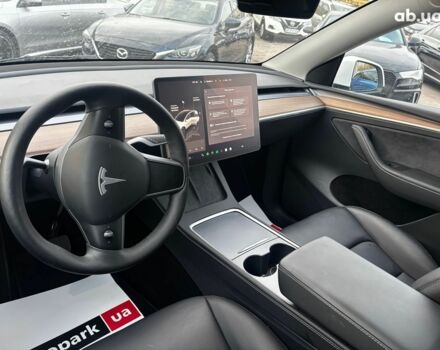 Белый Тесла Model Y, объемом двигателя 0 л и пробегом 25 тыс. км за 33290 $, фото 17 на Automoto.ua