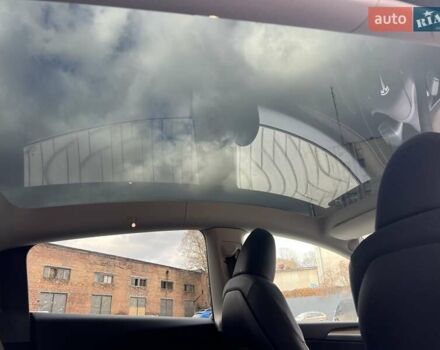 Белый Тесла Model Y, объемом двигателя 0 л и пробегом 2 тыс. км за 34500 $, фото 22 на Automoto.ua