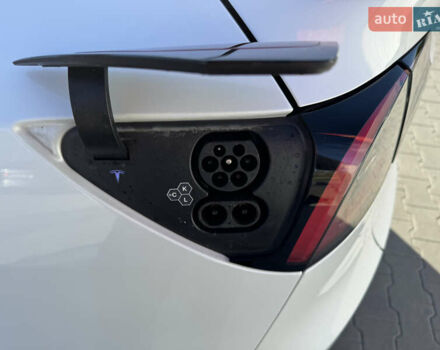 Белый Тесла Model Y, объемом двигателя 0 л и пробегом 26 тыс. км за 29900 $, фото 36 на Automoto.ua