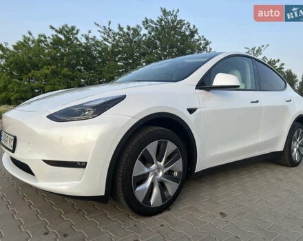 Белый Тесла Model Y, объемом двигателя 0 л и пробегом 8 тыс. км за 33000 $, фото 1 на Automoto.ua