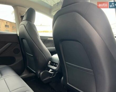 Белый Тесла Model Y, объемом двигателя 0 л и пробегом 2 тыс. км за 34500 $, фото 23 на Automoto.ua