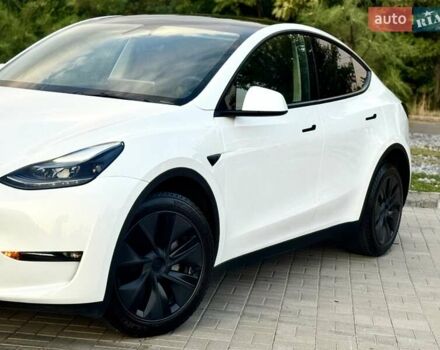 Белый Тесла Model Y, объемом двигателя 0 л и пробегом 3 тыс. км за 34498 $, фото 4 на Automoto.ua