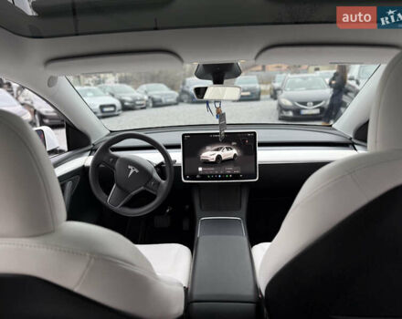 Белый Тесла Model Y, объемом двигателя 0 л и пробегом 23 тыс. км за 26500 $, фото 23 на Automoto.ua