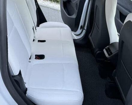 Белый Тесла Model Y, объемом двигателя 0 л и пробегом 10 тыс. км за 29500 $, фото 9 на Automoto.ua