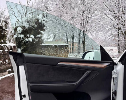 Белый Тесла Model Y, объемом двигателя 0 л и пробегом 16 тыс. км за 30999 $, фото 53 на Automoto.ua