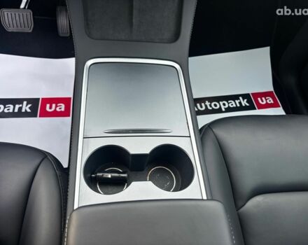 Белый Тесла Model Y, объемом двигателя 0 л и пробегом 25 тыс. км за 33290 $, фото 23 на Automoto.ua