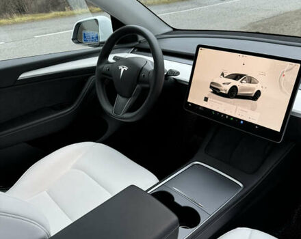 Белый Тесла Model Y, объемом двигателя 0 л и пробегом 23 тыс. км за 34000 $, фото 15 на Automoto.ua