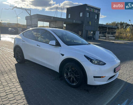 Тесла Model Y 2024 у Жовкві на Automoto.ua Білий Тесла Model Y, об'ємом двигуна 0 л та пробігом 30 тис. км за 33000 $, фото 4 на Automoto.ua