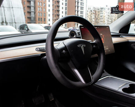 Білий Тесла Model Y, об'ємом двигуна 0 л та пробігом 11 тис. км за 30000 $, фото 40 на Automoto.ua